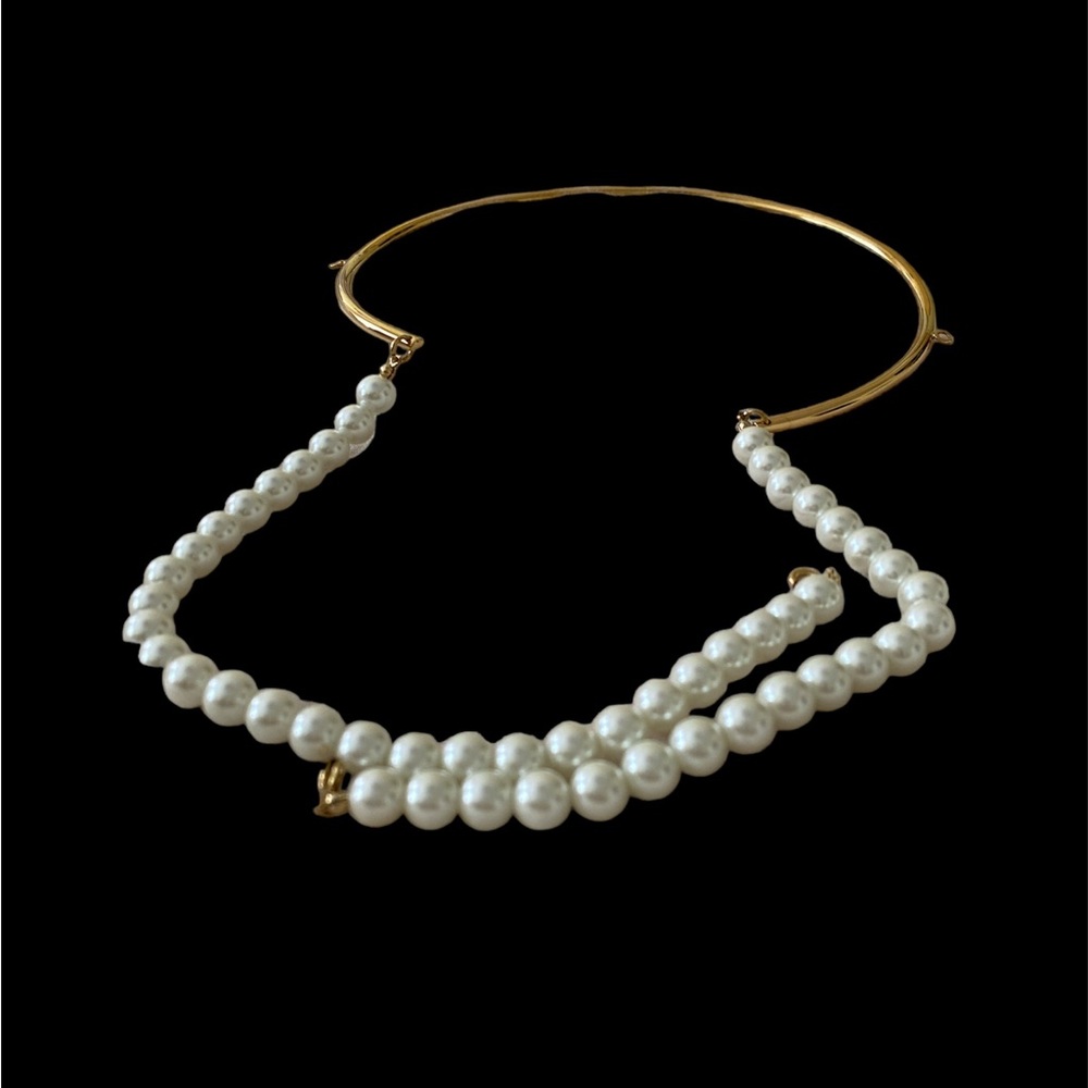 Vintage faux pearl designer brand multiple ways to wear